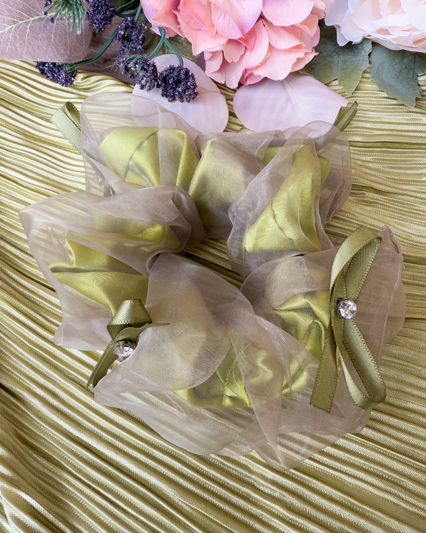 Bella Scrunchie - Olive