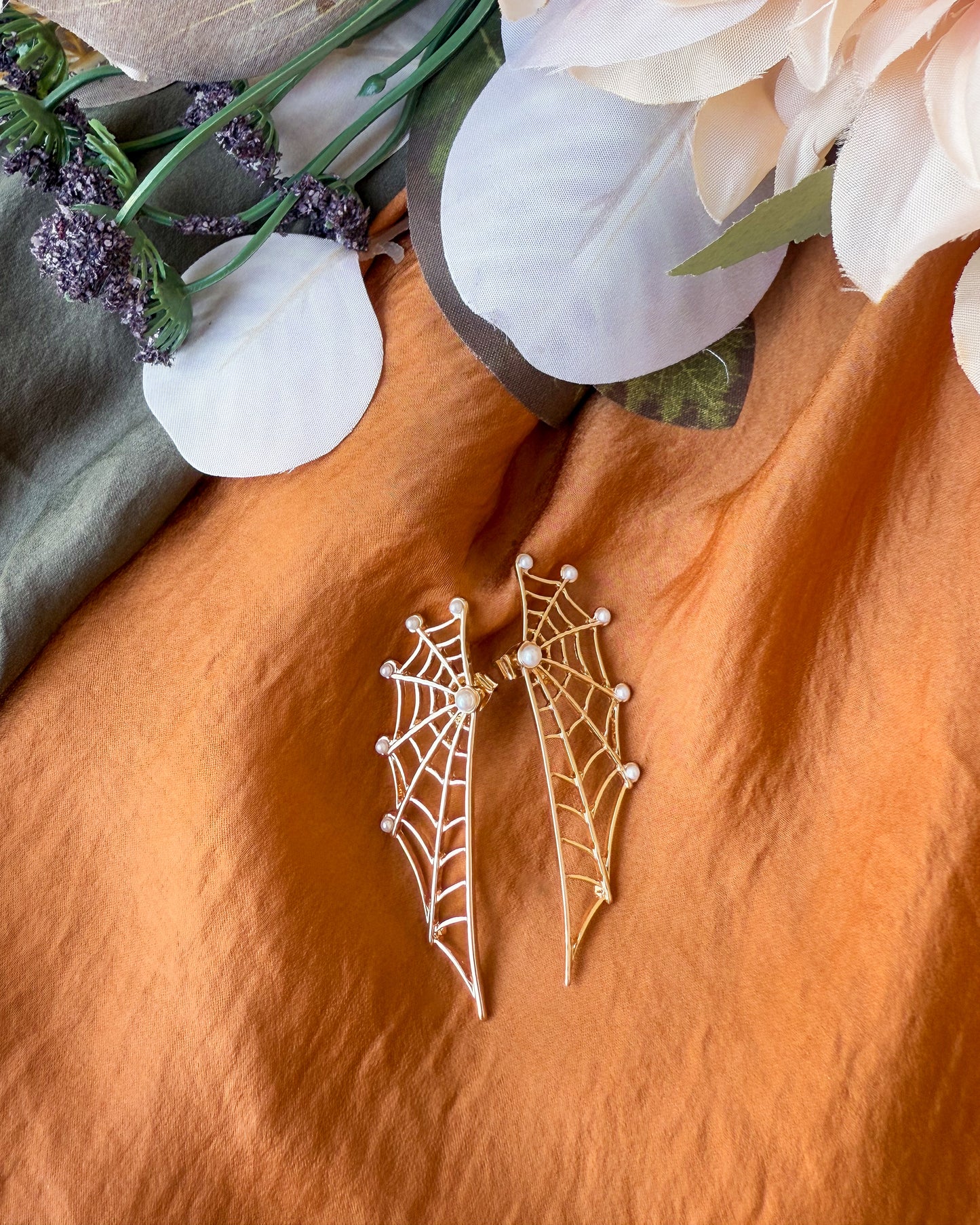 Black Widow Studs